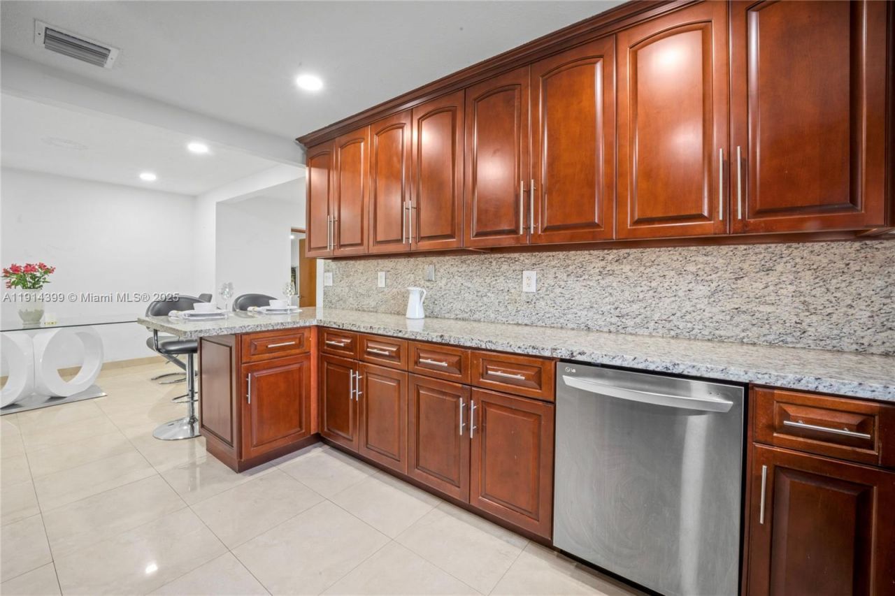 6010 SW 19th St, Miami, FL 33155 Photo