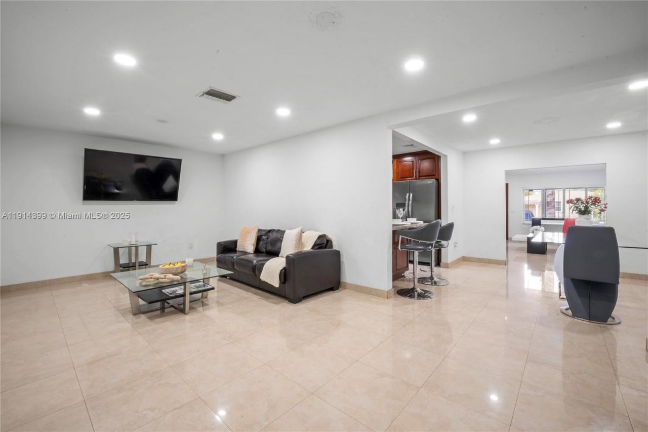 6010 SW 19th St, Miami, FL 33155 Photo