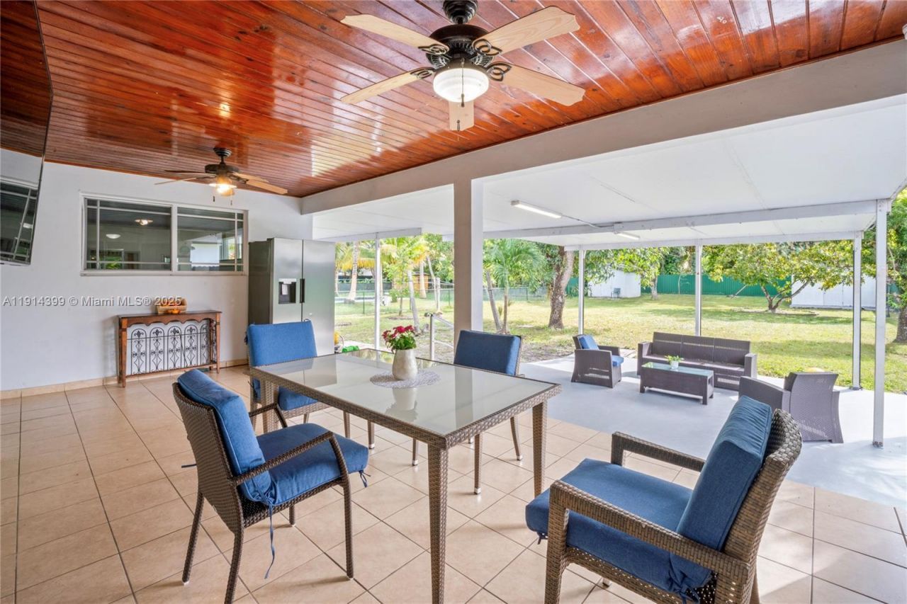 6010 SW 19th St, Miami, FL 33155 Photo