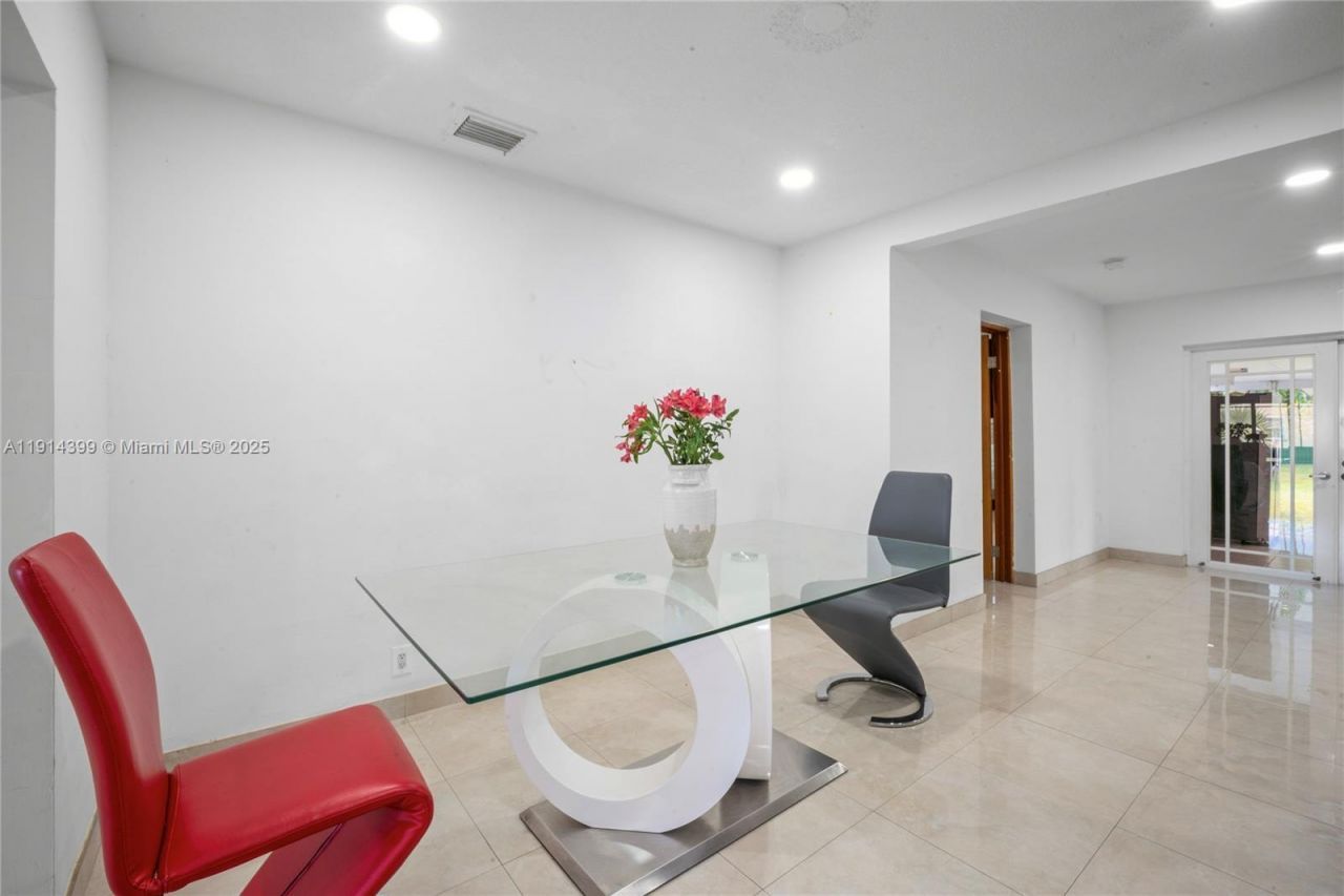 6010 SW 19th St, Miami, FL 33155 Photo