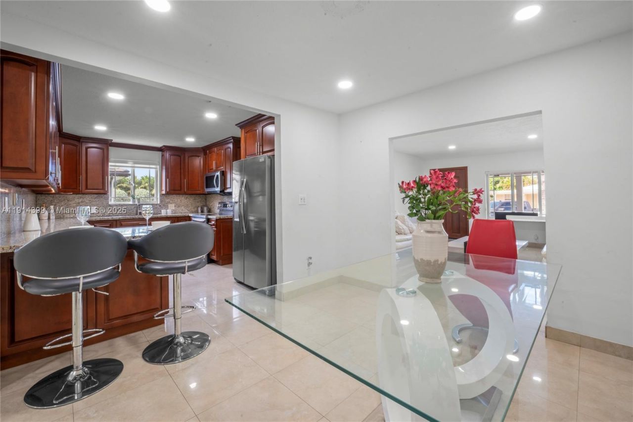 6010 SW 19th St, Miami, FL 33155 Photo