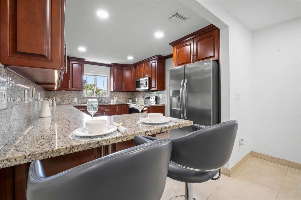 6010 SW 19th St, Miami, FL 33155 Photo