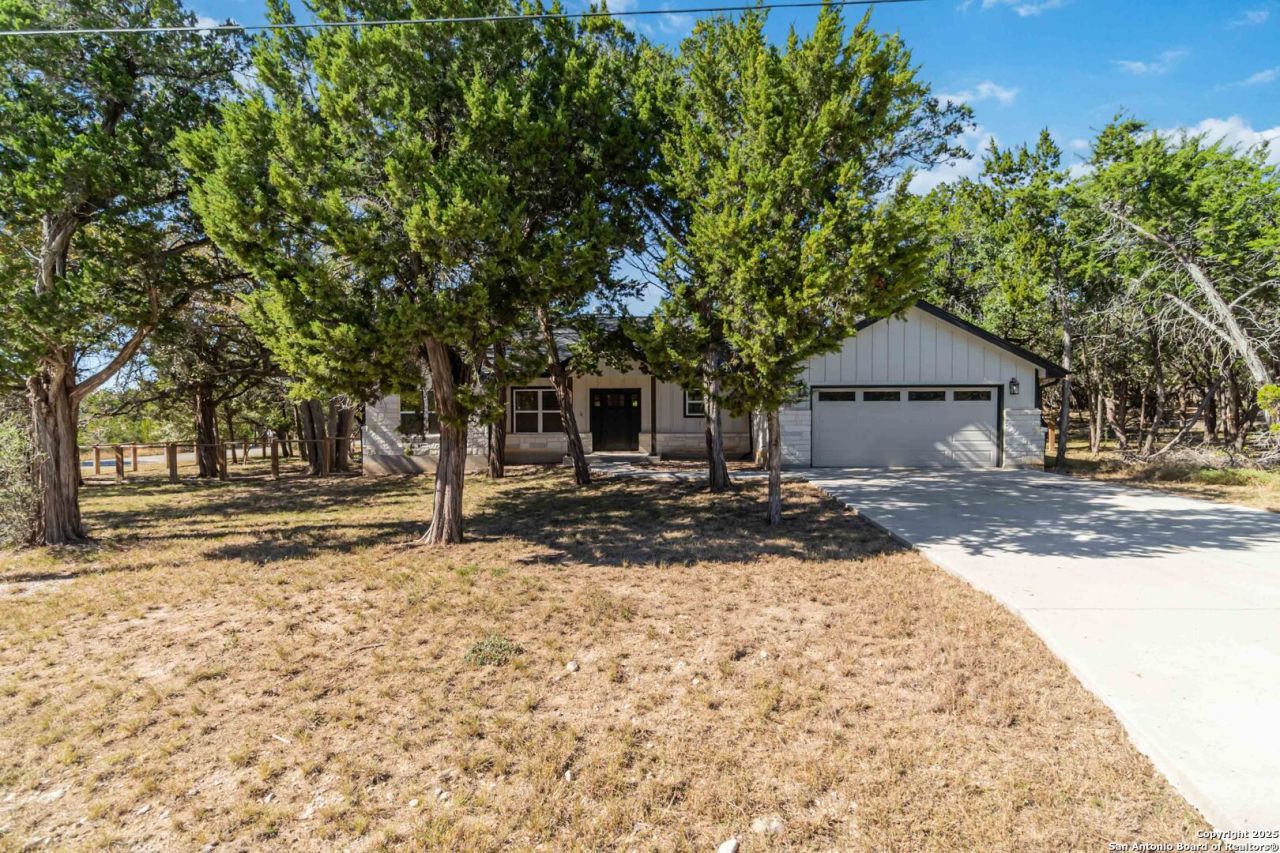188 Old Camp Rd, Bandera, TX 78003 Main Photo