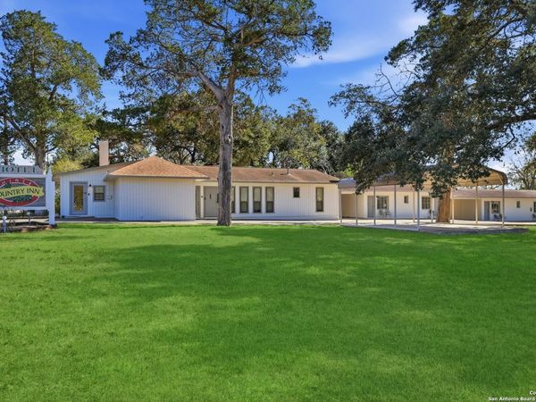 1016 N Avenue E, Shiner, TX 77984