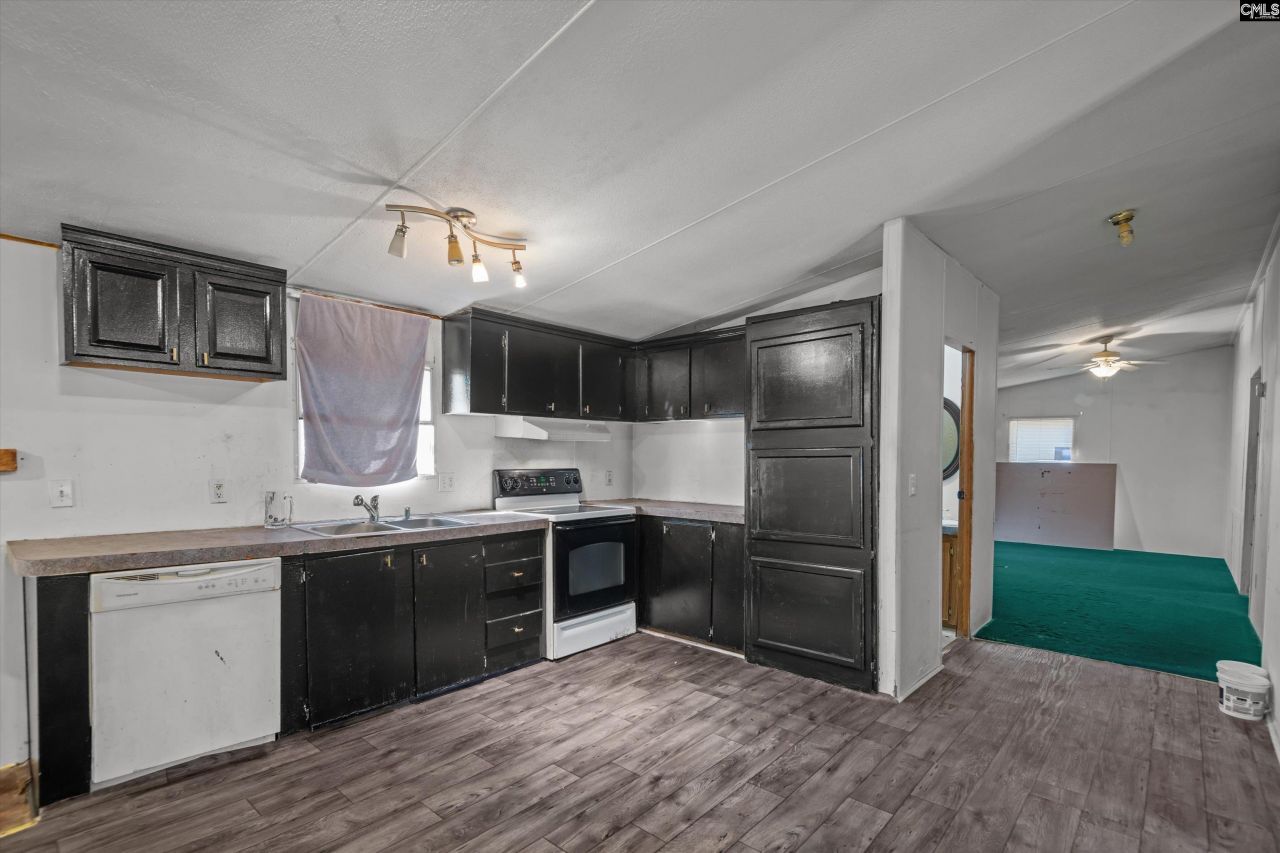 148 Glencrest Drive Photo 8