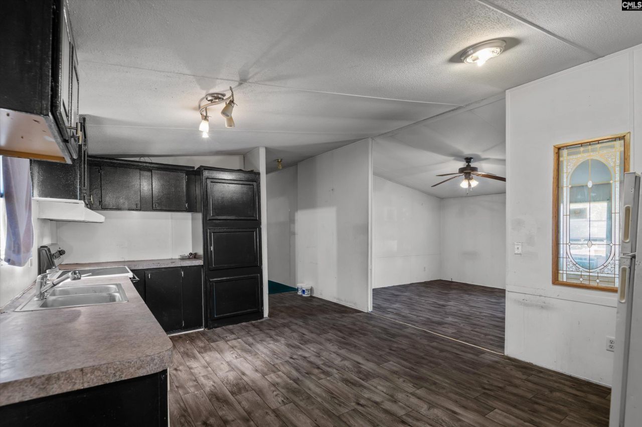 148 Glencrest Drive Photo 9