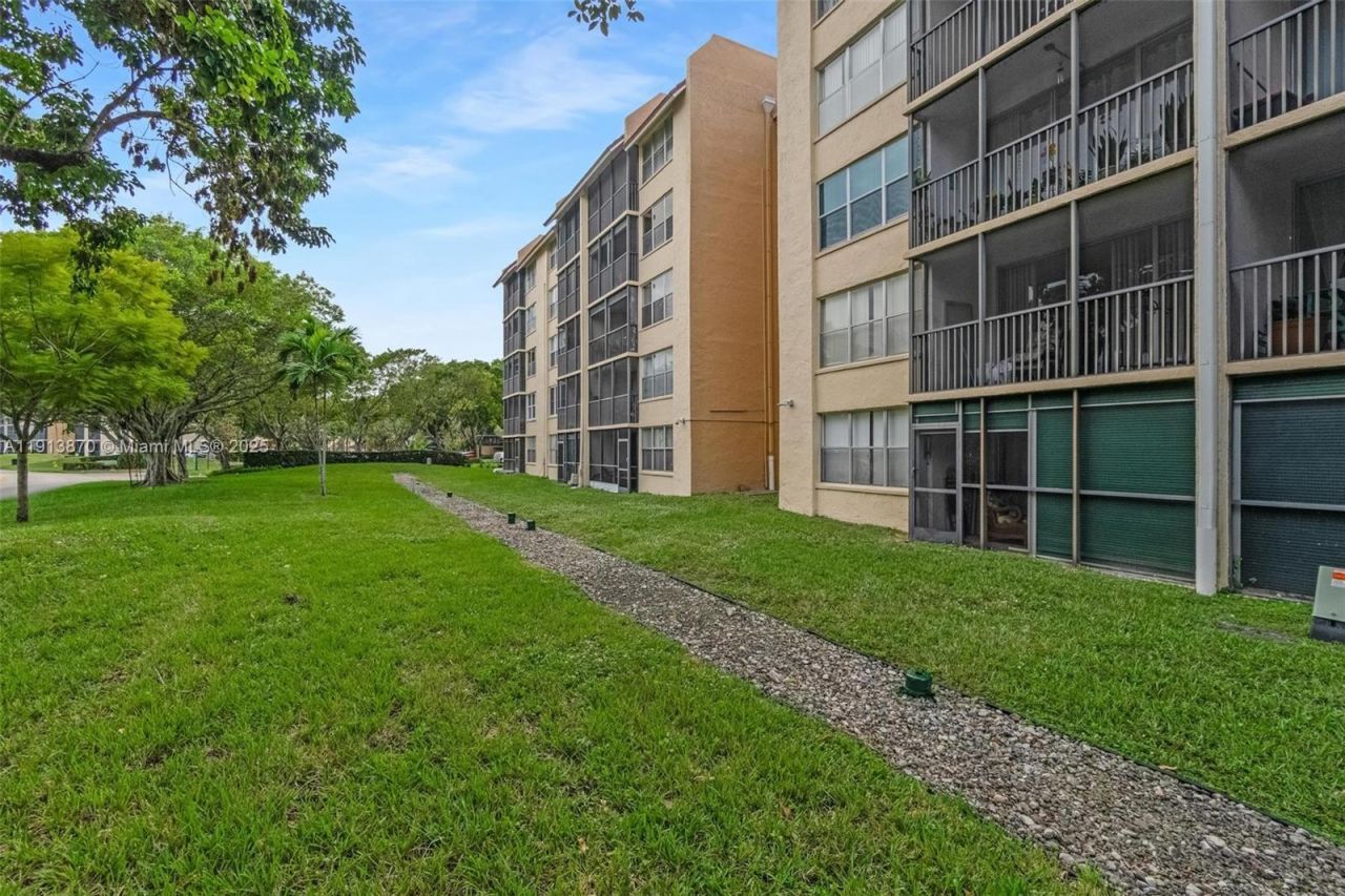 3801 Environ Blvd, Unit 116, Lauderhill, FL 33319 Photo