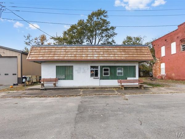 200 S Railroad Street, Oran, MO 63771