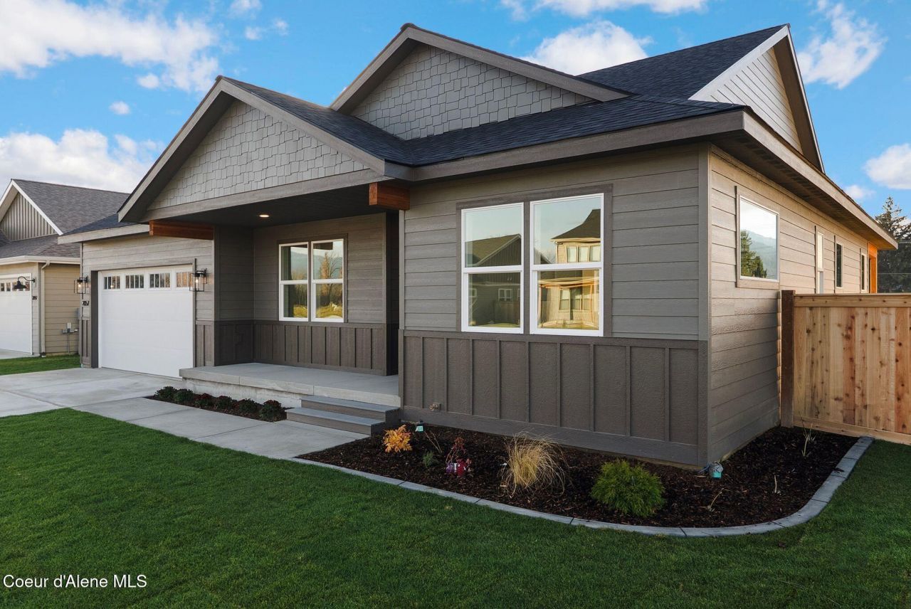 2057 S Aspen Way, Sandpoint, ID 83864 Main Photo