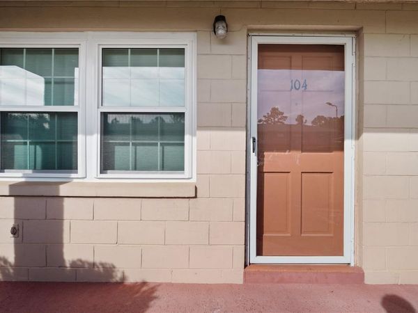 1100 E CAROLINE STREET, Unit 104, TAVARES, FL 32778