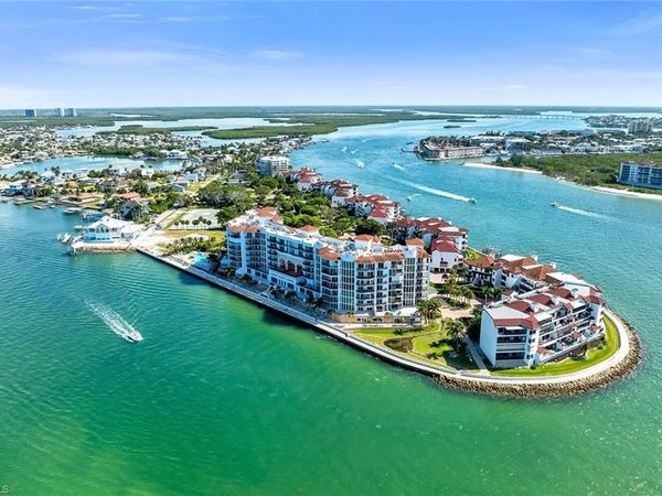 533 La Peninsula BLVD, Unit 533, NAPLES, FL 34113