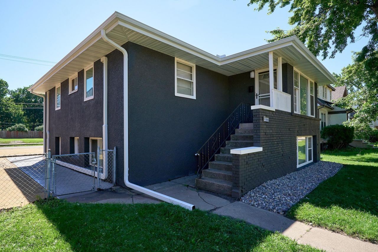 1284 Snelling Avenue N, Saint Paul, MN 55108 Main Photo