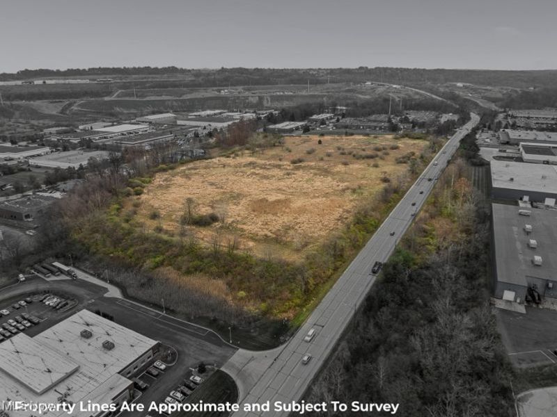 Rockside Road, Valley View, OH 44125 Photo 22