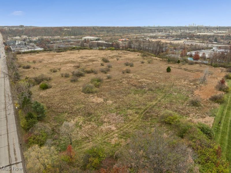 Rockside Road, Valley View, OH 44125 Photo 31