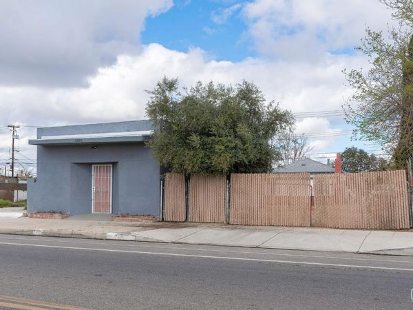 1326 Kentucky Street, Unit B, Bakersfield, CA 93305
