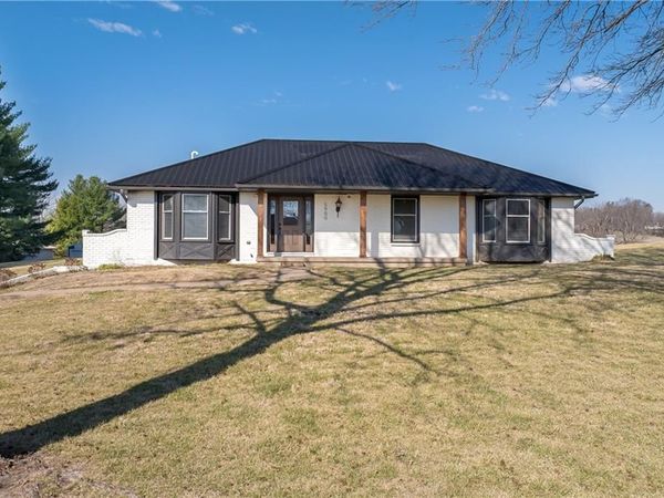 5900 Palomino Drive, St Joseph, MO 64505