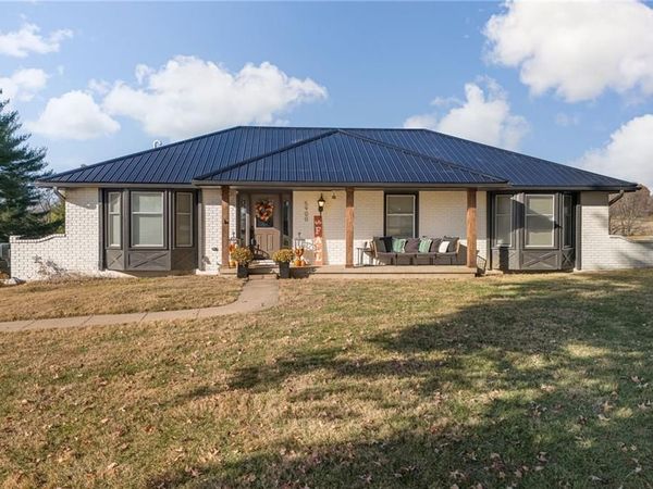 5900 Palomino Drive, St Joseph, MO 64505