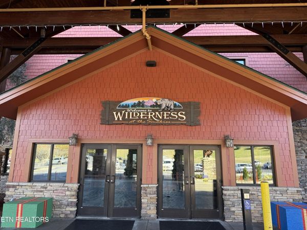 1424 Old Knoxville Hwy, Sevierville, TN 37876