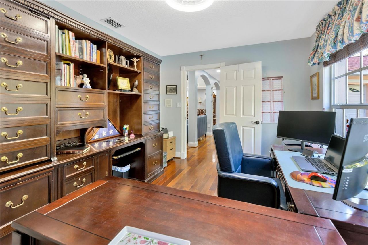 7201 Hodgewood Court, Tampa, FL 33614 Photo