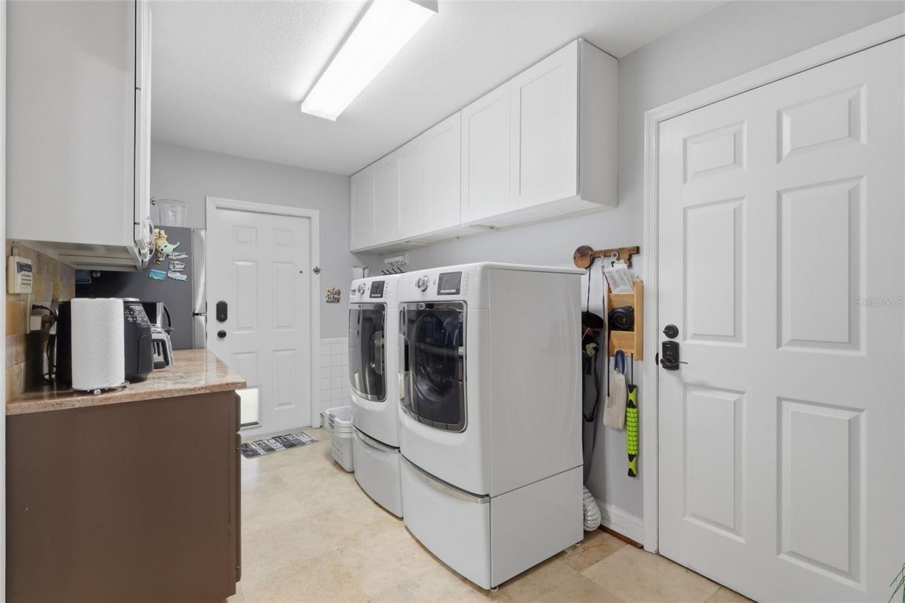 7201 Hodgewood Court, Tampa, FL 33614 Photo