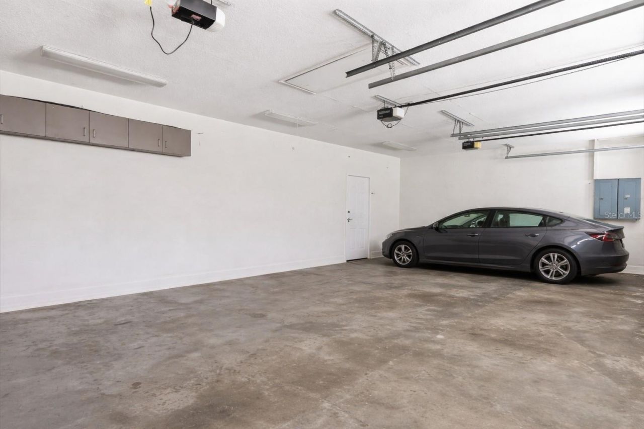 7201 Hodgewood Court, Tampa, FL 33614 Photo