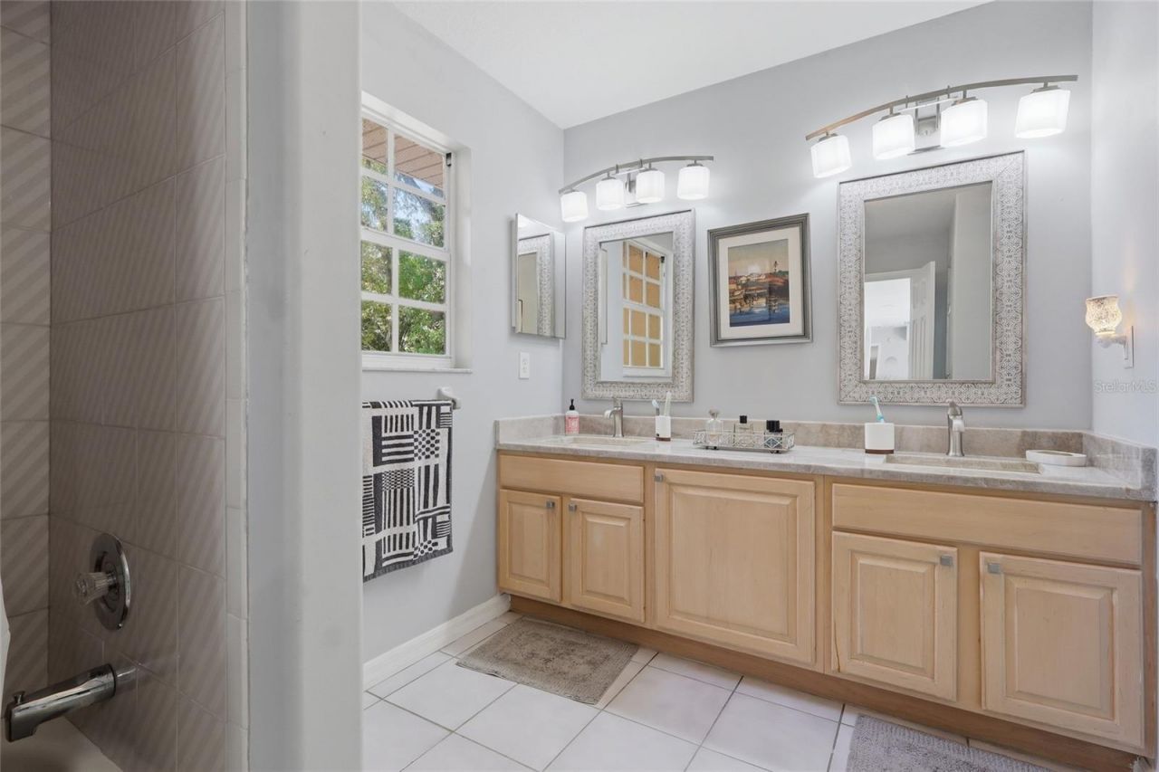 7201 Hodgewood Court, Tampa, FL 33614 Photo