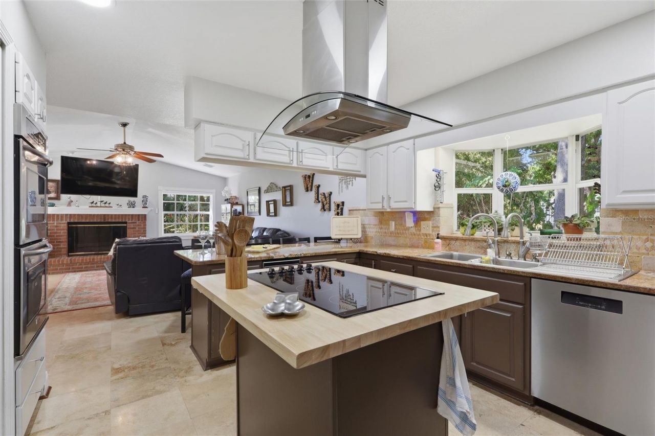 7201 Hodgewood Court, Tampa, FL 33614 Photo