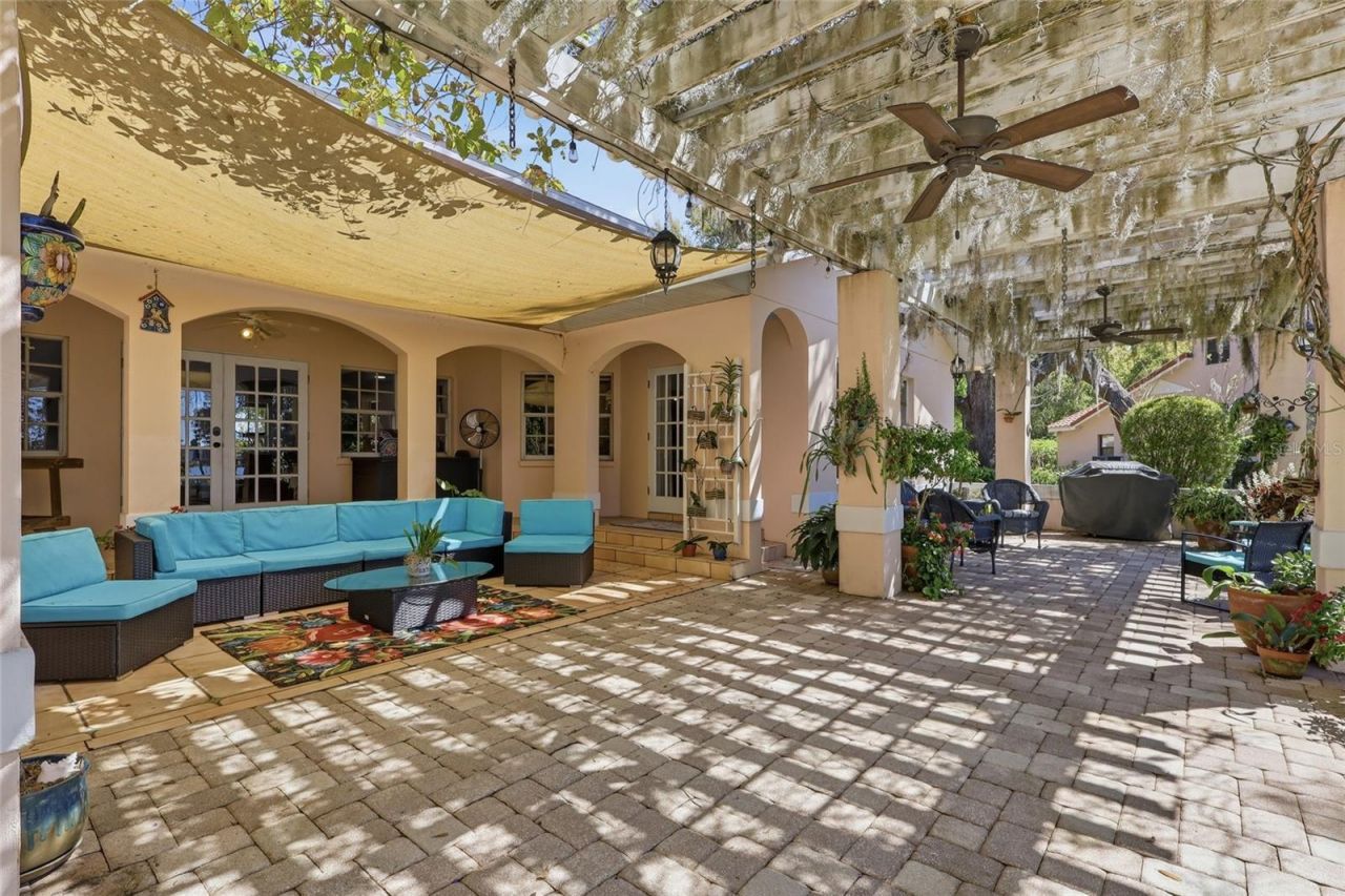 7201 Hodgewood Court, Tampa, FL 33614 Photo