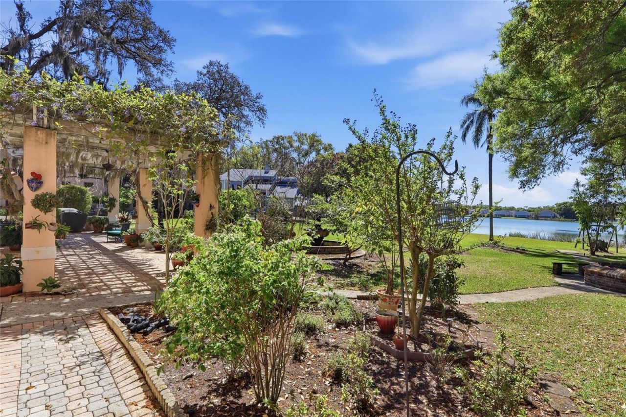 7201 Hodgewood Court, Tampa, FL 33614 Photo