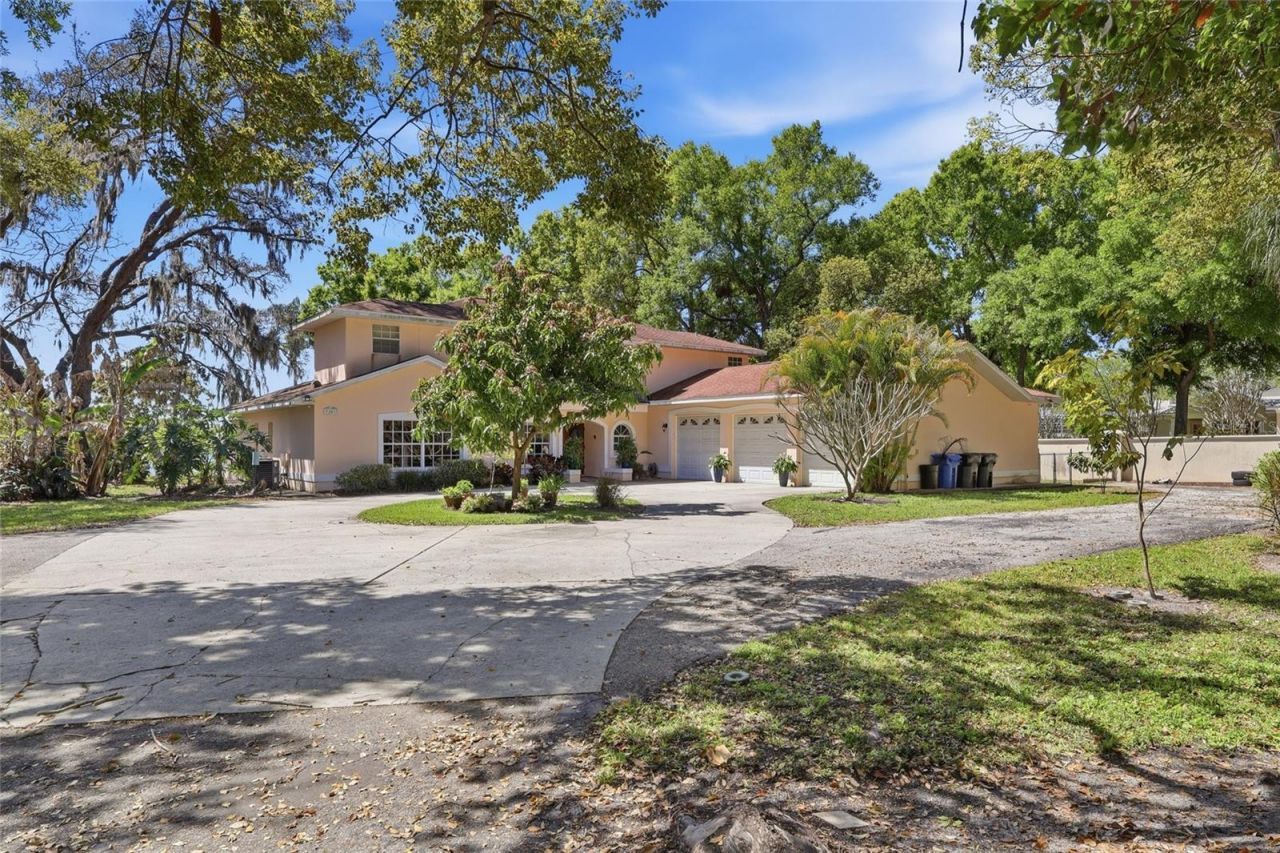 7201 Hodgewood Court, Tampa, FL 33614 Photo