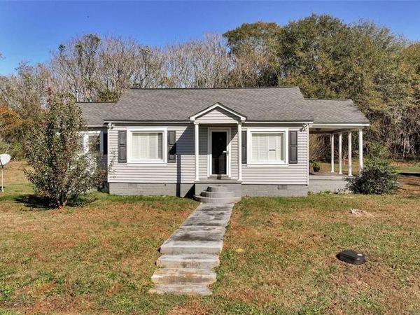 111 College Avenue, Canon, GA 30520