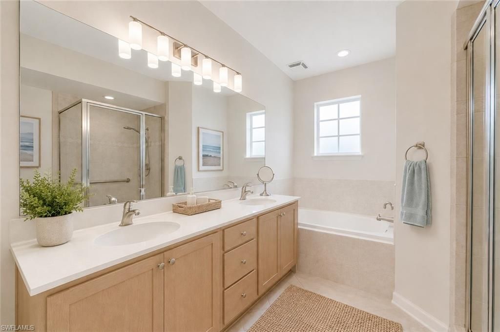 9111 Palmetto Ridge Dr, Unit 201, Estero, FL 34135 Photo