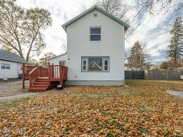 3233 Saint Bernard Drive, Toledo, OH 43606
