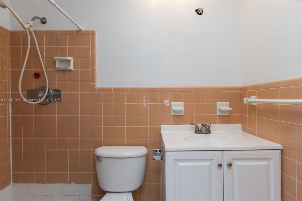 2513 NE 33 Rd Ave, Fort Lauderdale, FL 33305 Photo