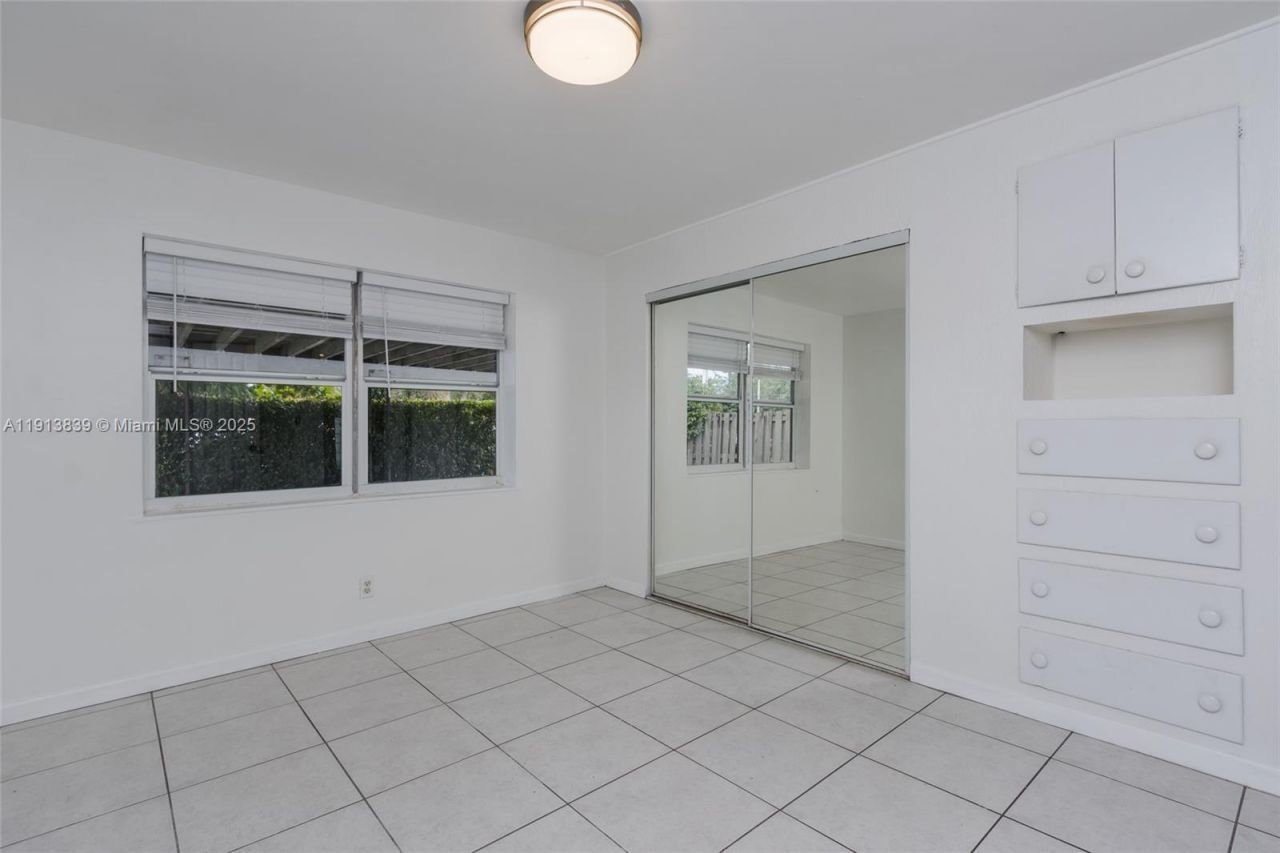 2513 NE 33 Rd Ave, Fort Lauderdale, FL 33305 Photo