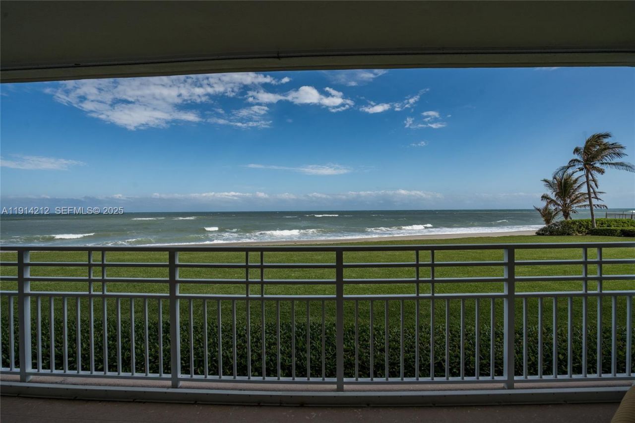 350 Beach Rd, Unit 204, Tequesta, FL 33469 Photo