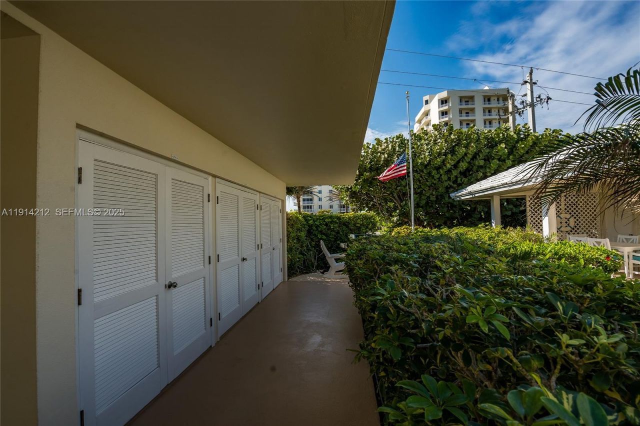 350 Beach Rd, Unit 204, Tequesta, FL 33469 Photo