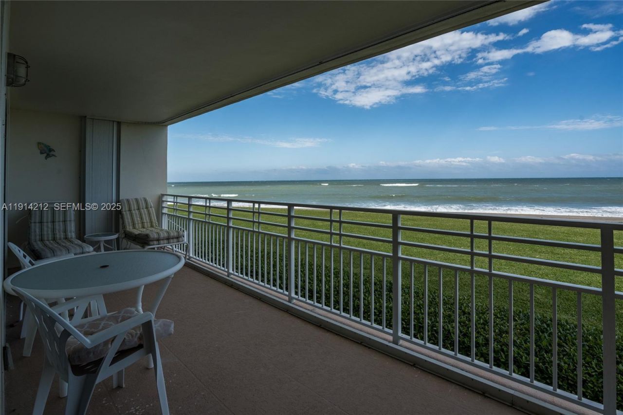 350 Beach Rd, Unit 204, Tequesta, FL 33469 Photo