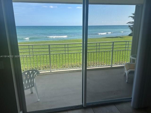 350 Beach Rd, Unit 204, Tequesta, FL 33469 Photo
