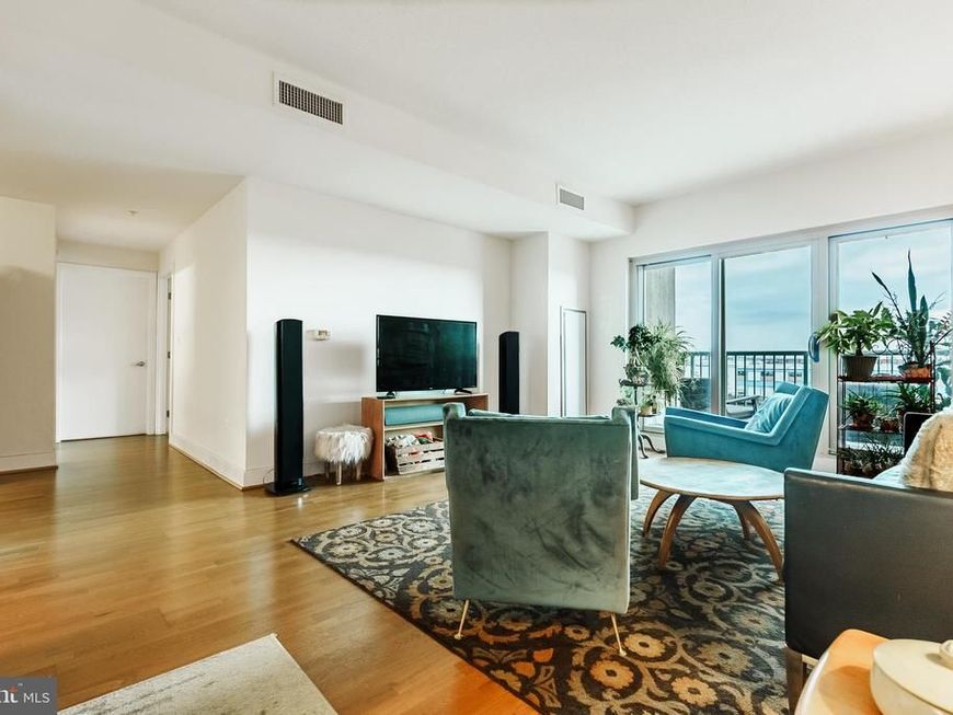 717 S Chris Columbus Boulevard, Unit 517, Philadelphia, PA 19147 Main Photo