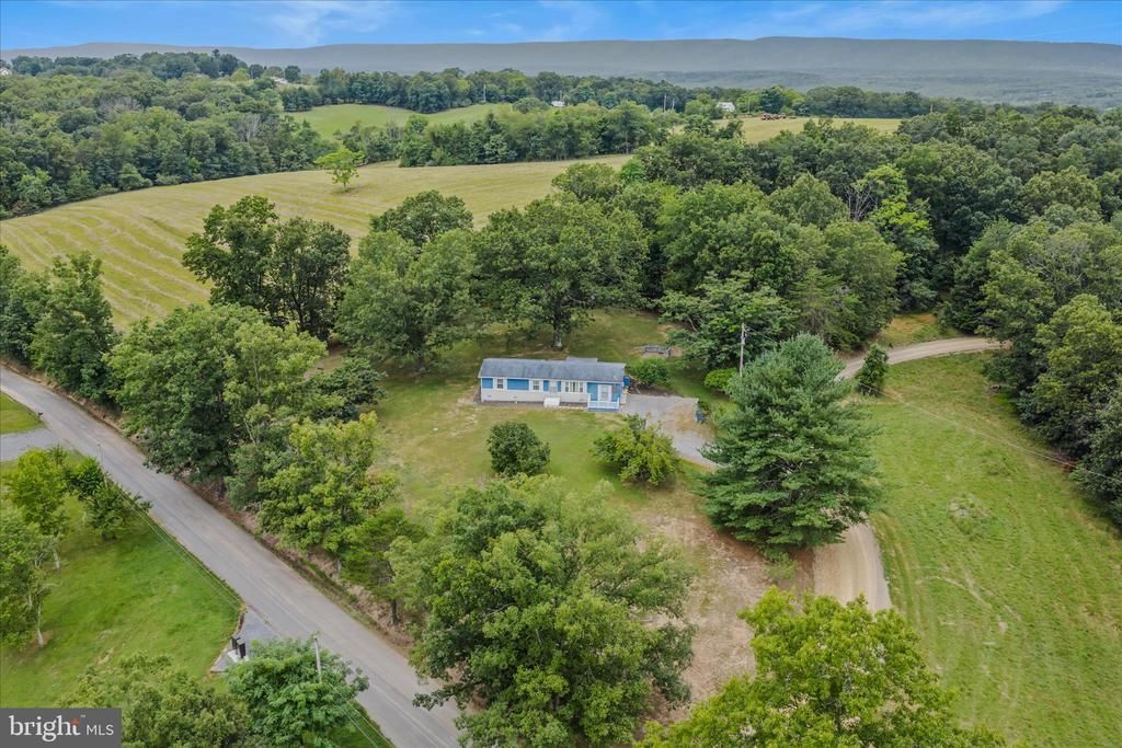 35 Sleepyview Lane, Berkeley Springs, WV 25411 Main Photo