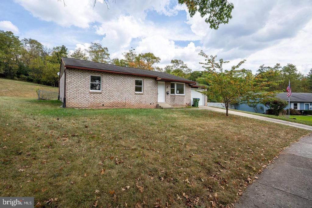 3748 Tudor Drive, Harrisburg, PA 17109 Main Photo