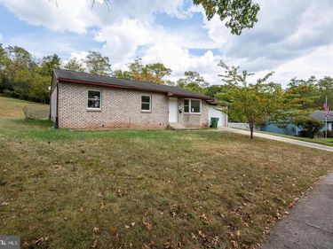 3748 TUDOR DRIVE, HARRISBURG, PA 17109