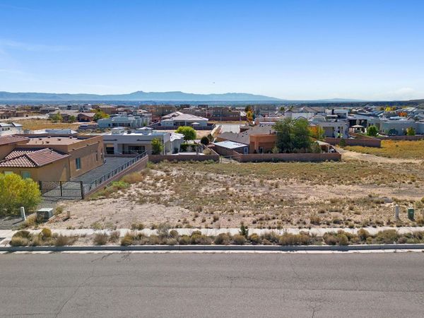 6536 Kimmick Drive NW, Albuquerque, NM 87120