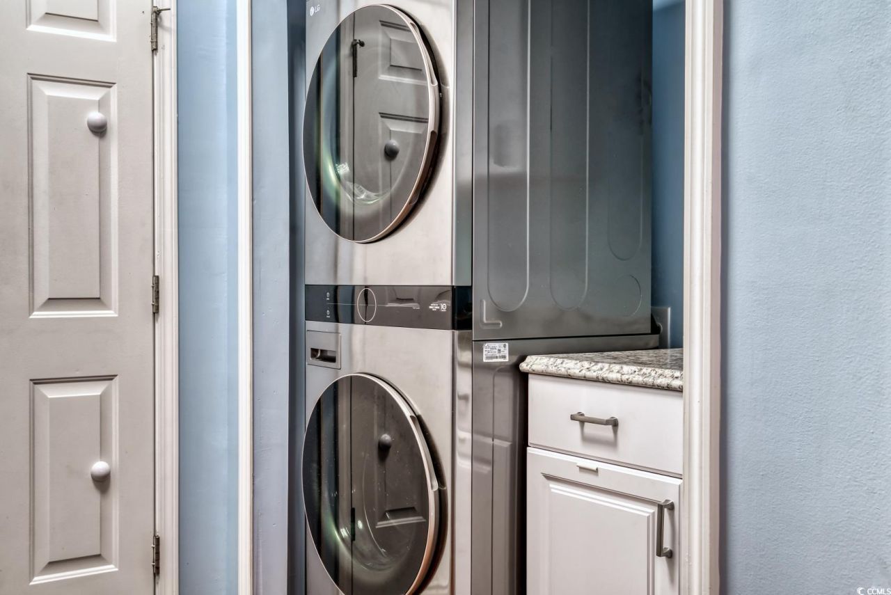 153b Parmelee Dr. Photo 13