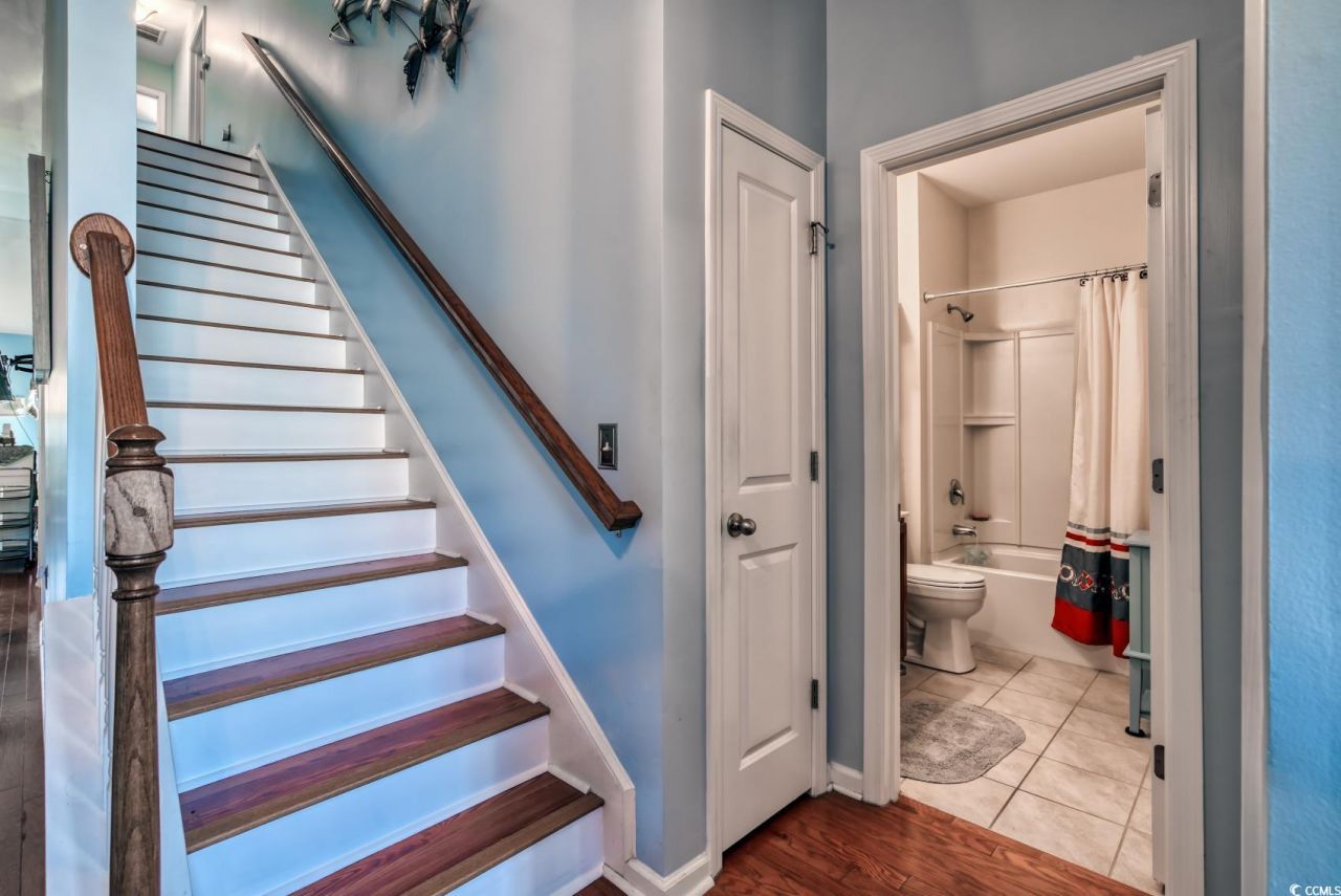 153b Parmelee Dr. Photo 5