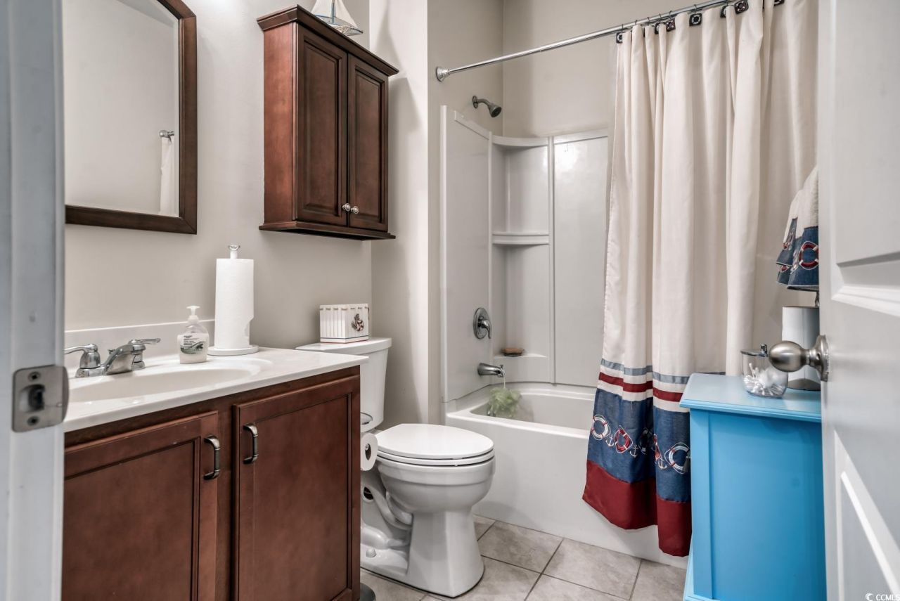 153b Parmelee Dr. Photo 6