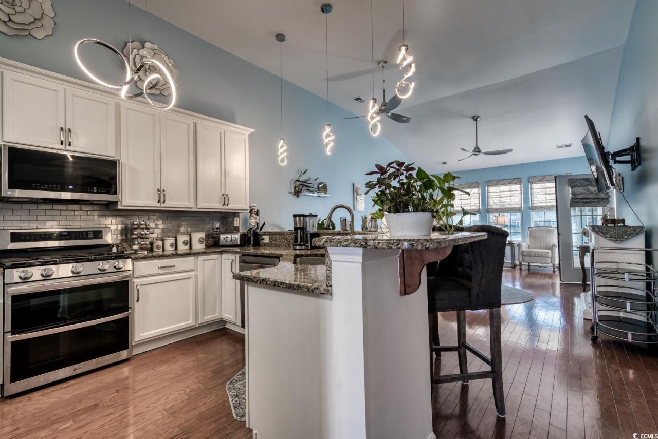 153b Parmelee Dr. Photo 7