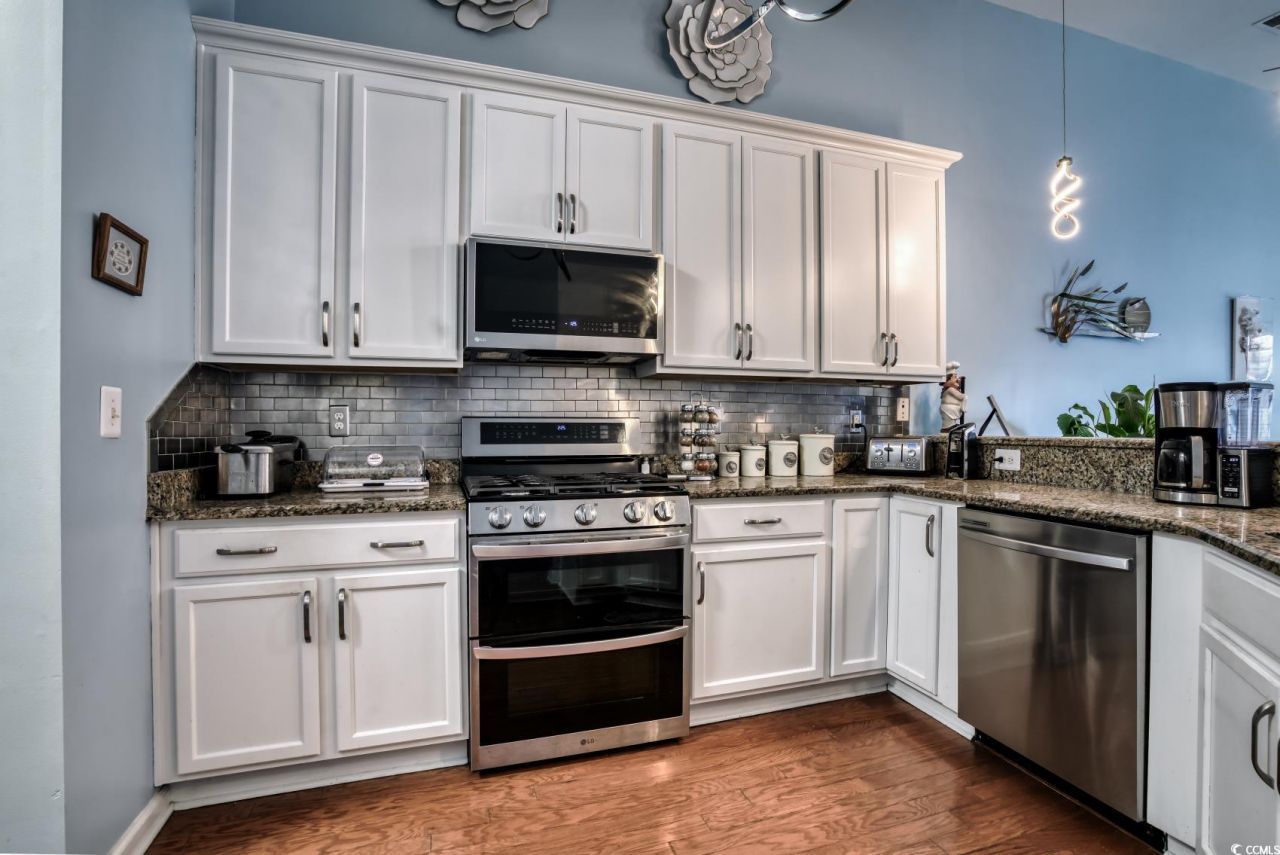 153b Parmelee Dr. Photo 9