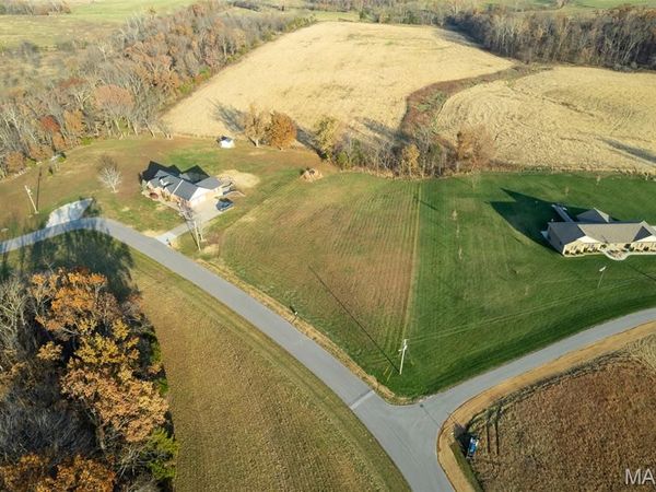 25 Tyler Branch, Perryville, MO 63775